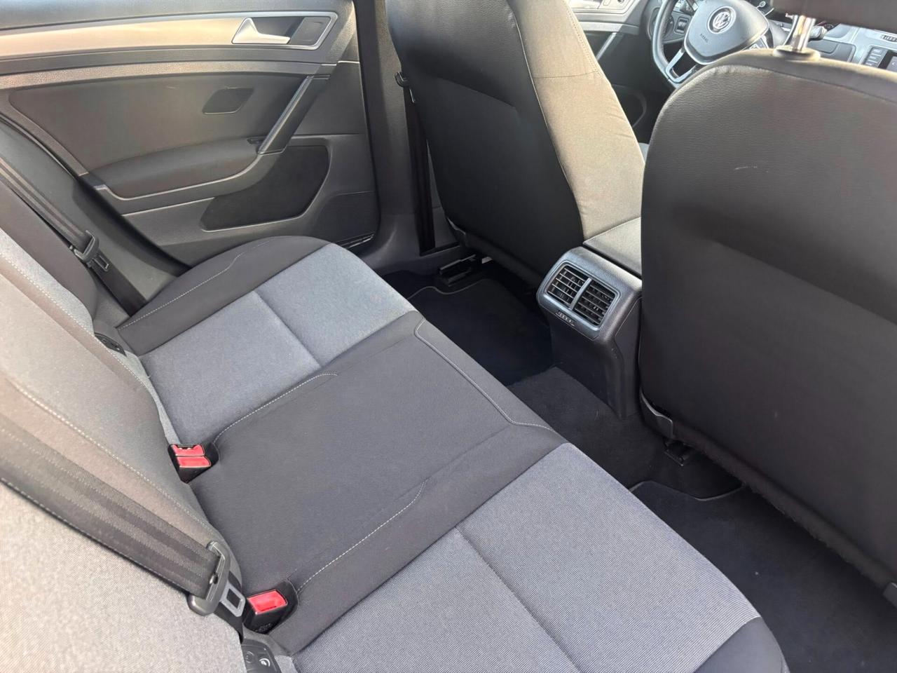 VOLKSWAGEN GOLF 7