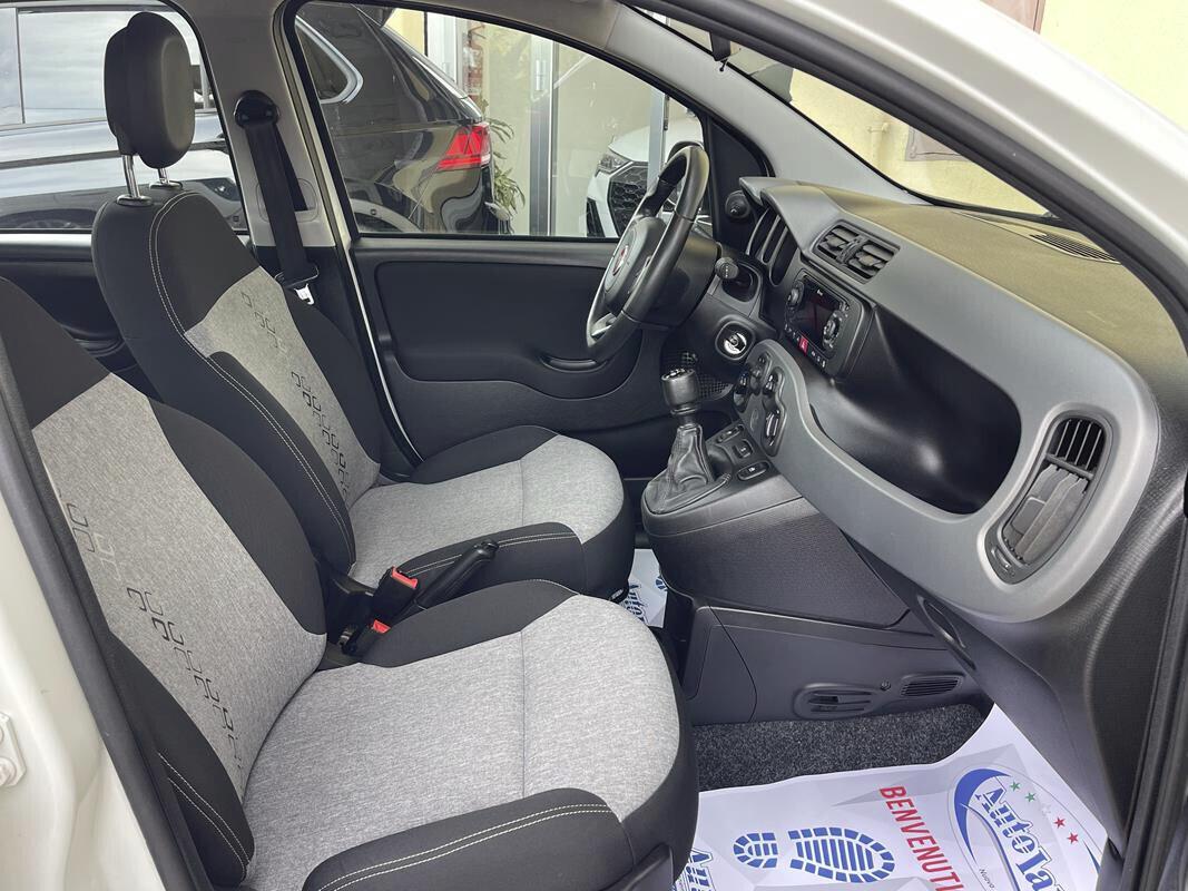Fiat Panda 1.2 Lounge "Uconnect Bluetooth - Clima automatico -Volante multifunzione " Aziedali
