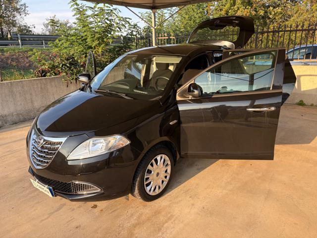 LANCIA Ypsilon 1.2 69 CV 5 porte GOLD OK NEOPATENTATI COME NUOVA