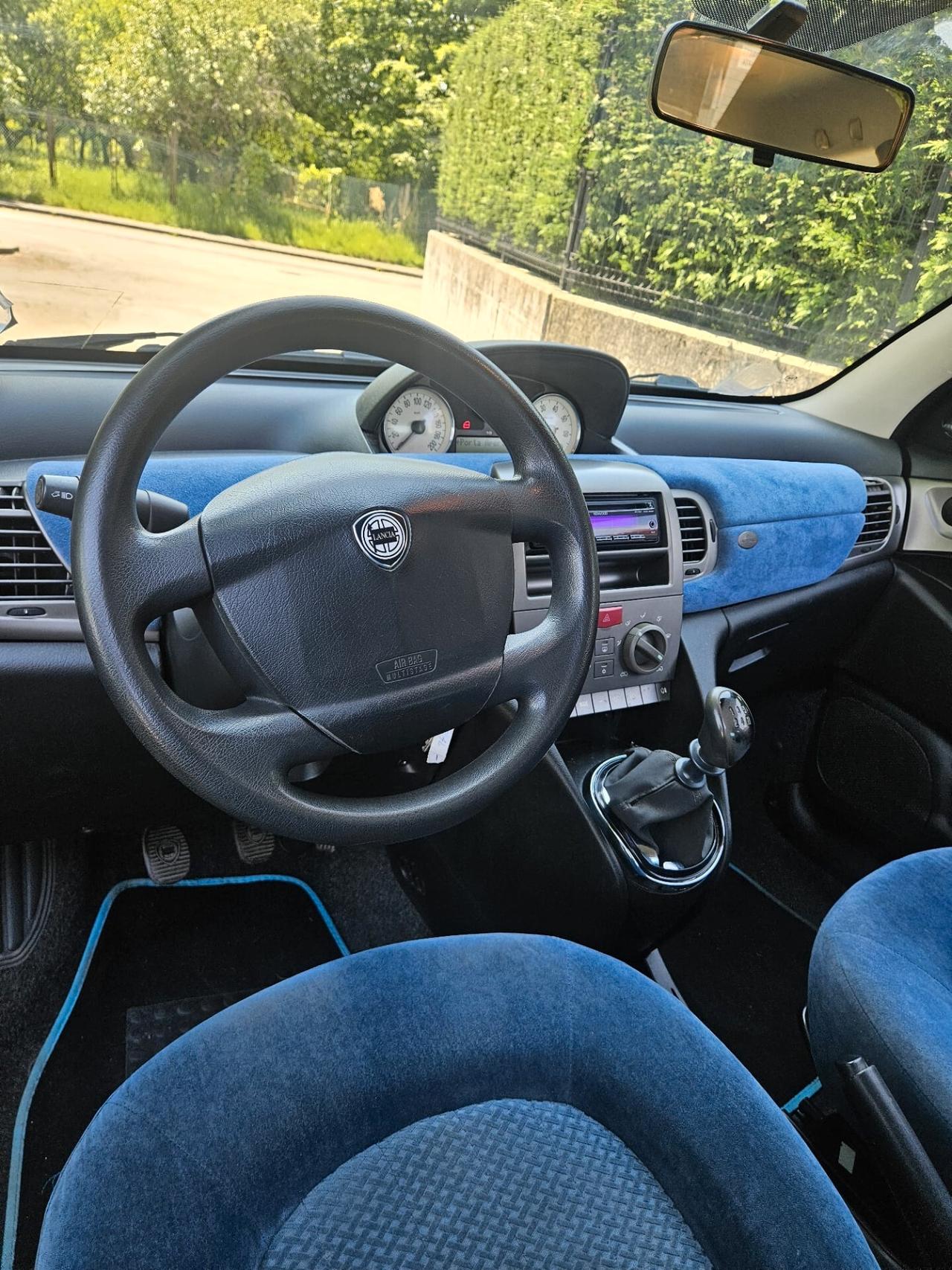 Lancia Ypsilon 1.2 NEOPATENTATI