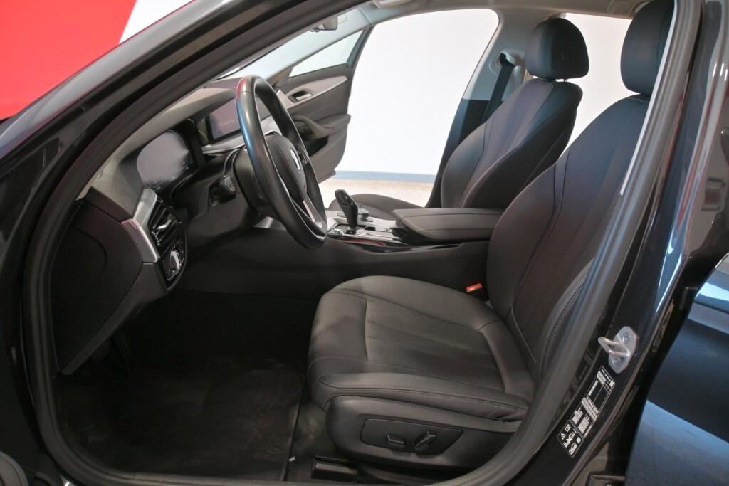 BMW 520D TOURING 190CV STEPTRONIC 48V X-DRIVE BUSINESS ( FARI LED ADATTIVI - BMW DIGITAL COCKPIT - CRUISE - NAVI - MIRROR - PARK ASSISTANT - TELECAMERA POST. )