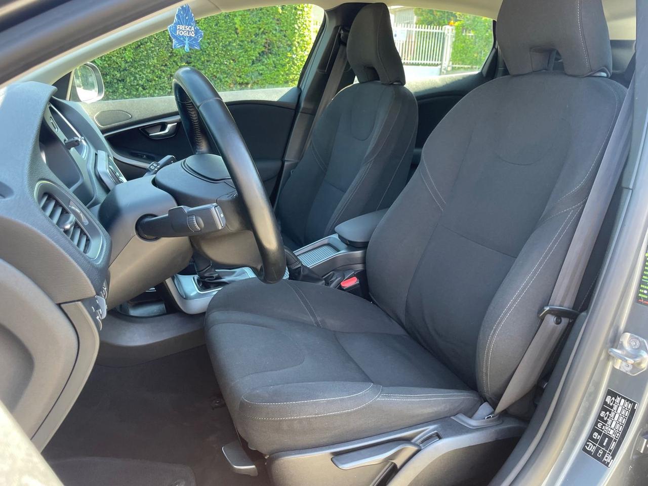 Volvo V40 Kinetic 2.0 D3 #9721