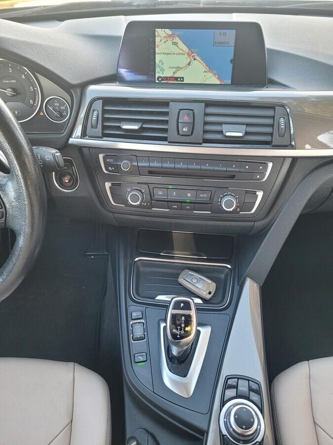 Bmw 320d xDrive Touring Modern