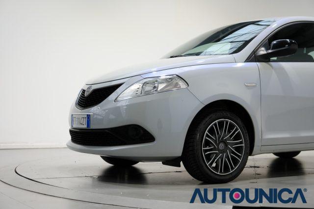 LANCIA Ypsilon 1.2 69 CV 5 PORTE GPL ECOCHIC GOLD NEOPATENTATI