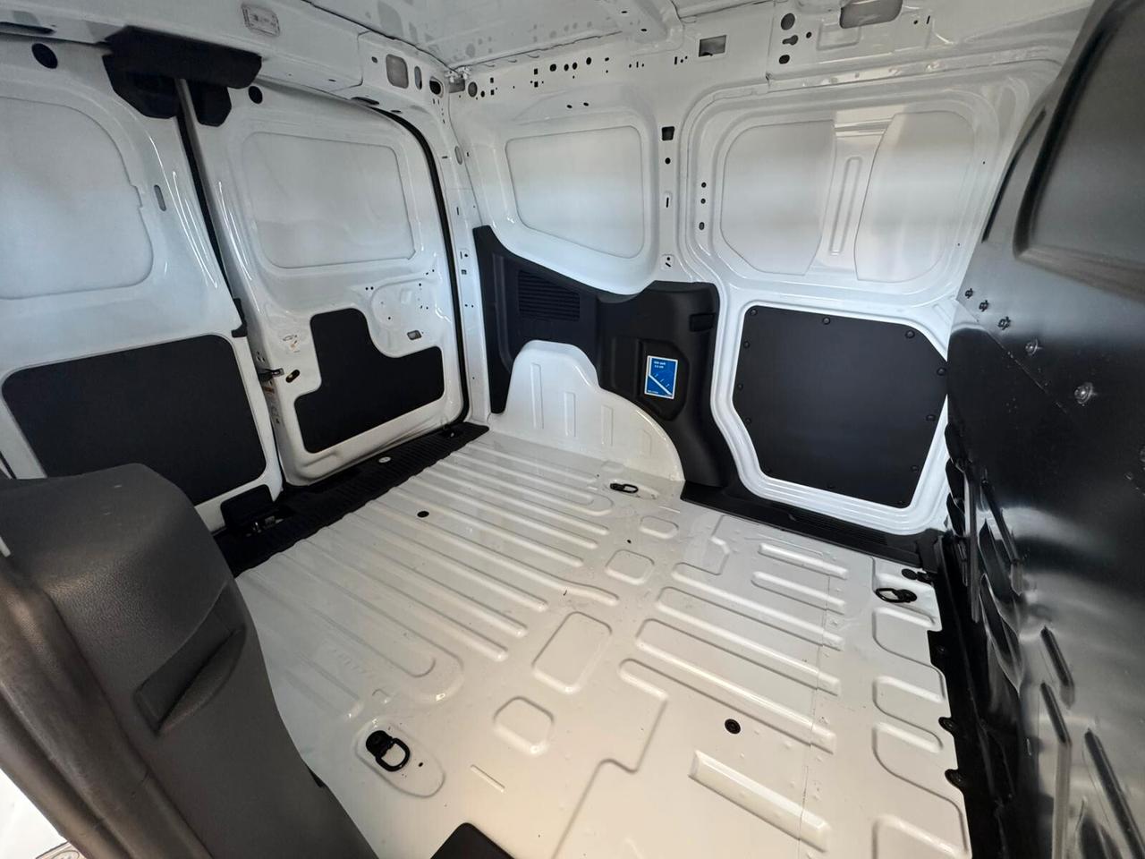 Ford Transit Courier - NUOVO