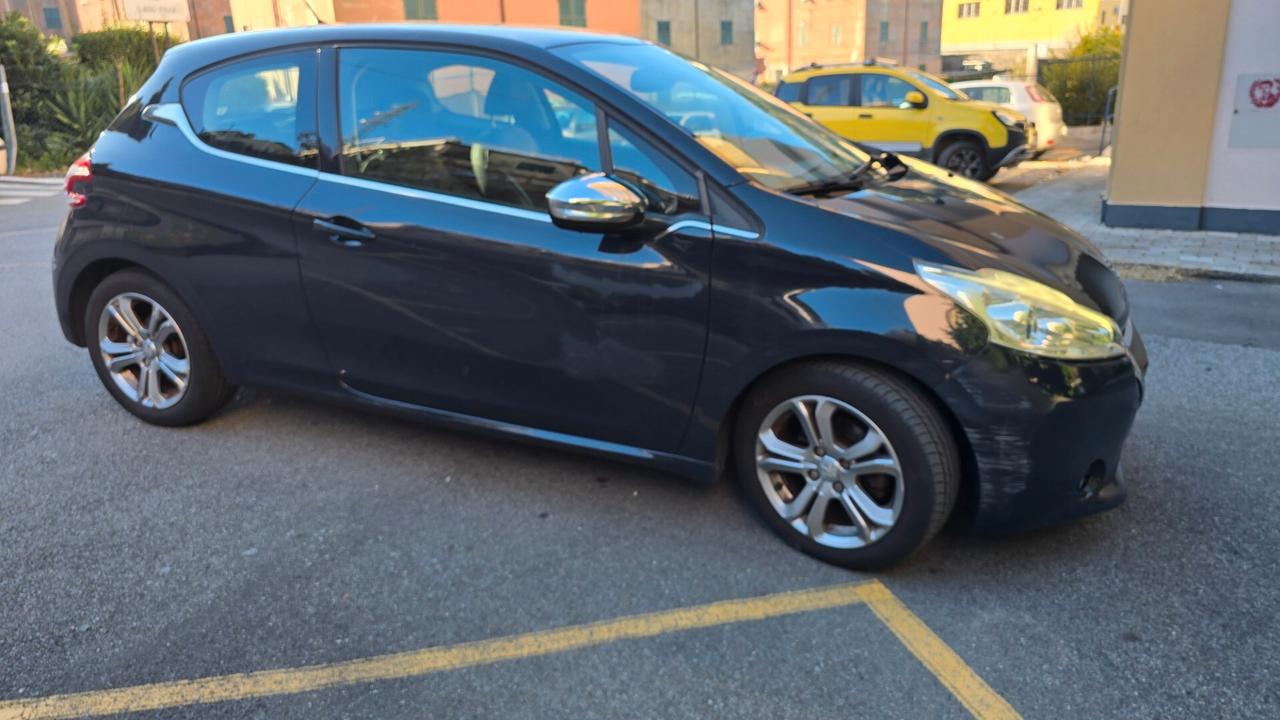 Peugeot 208 1.6 e-HDi 92 CV Stop&Start ETG6 3 porte Allure