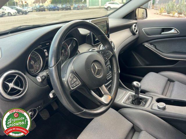 MERCEDES-BENZ GLA 180 d Premium - PER NEOPATENTATO -