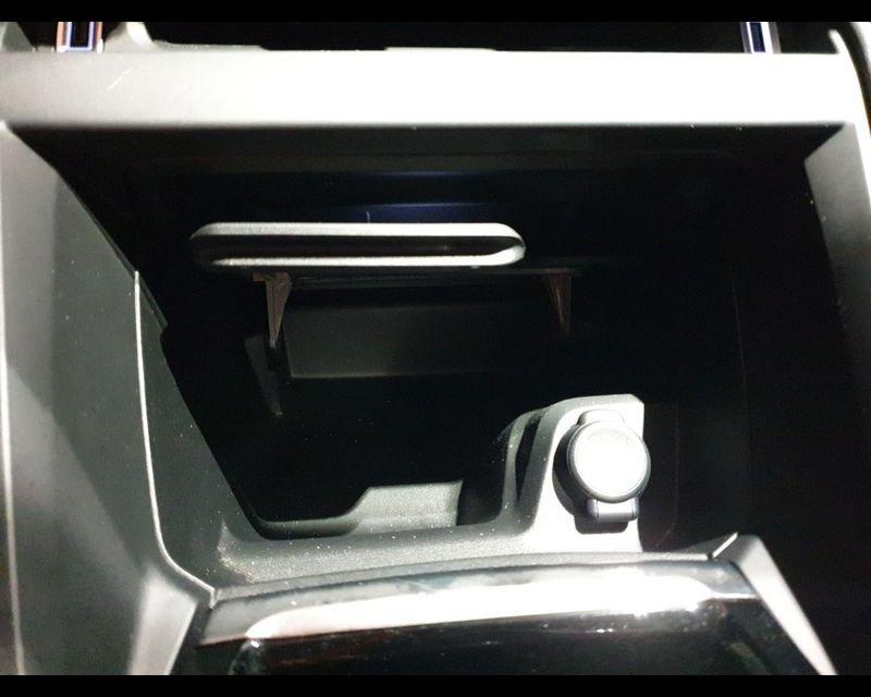 Citroën e-C4 motore elettrico 136 CV Shine