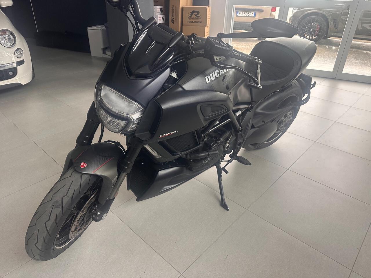 Ducati Diavel Carbon lux