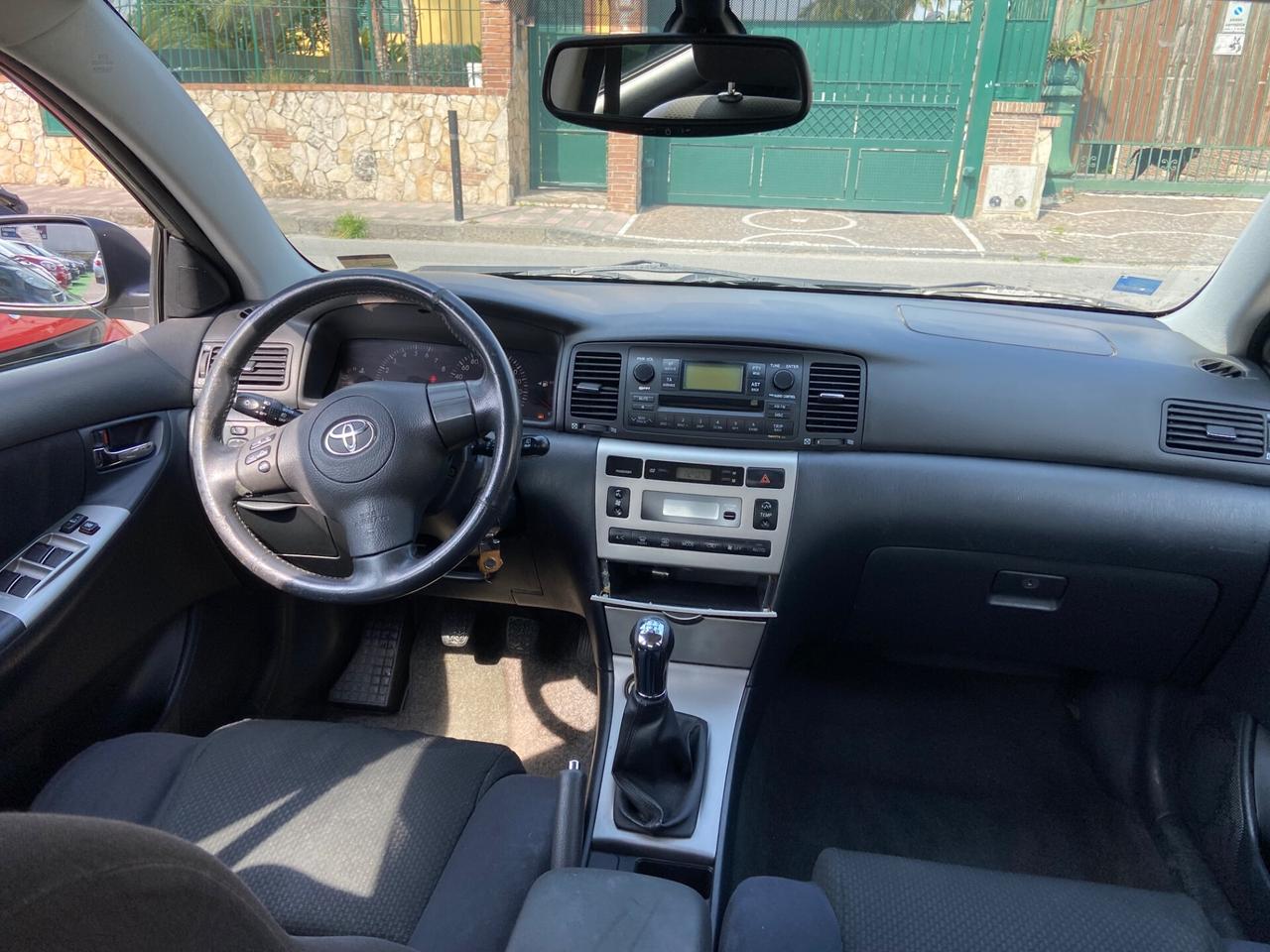 Toyota corolla 1,8 16V Sol