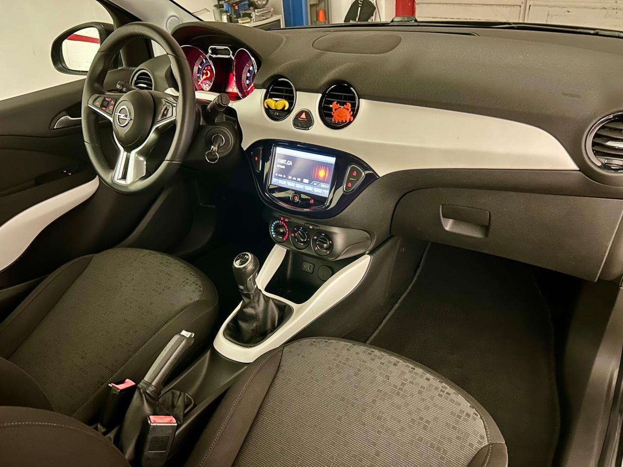 Opel Adam 1.2 70 CV White/Black Link