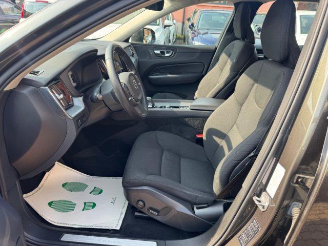 VOLVO XC60 B4 Geartronic Momentum Pro