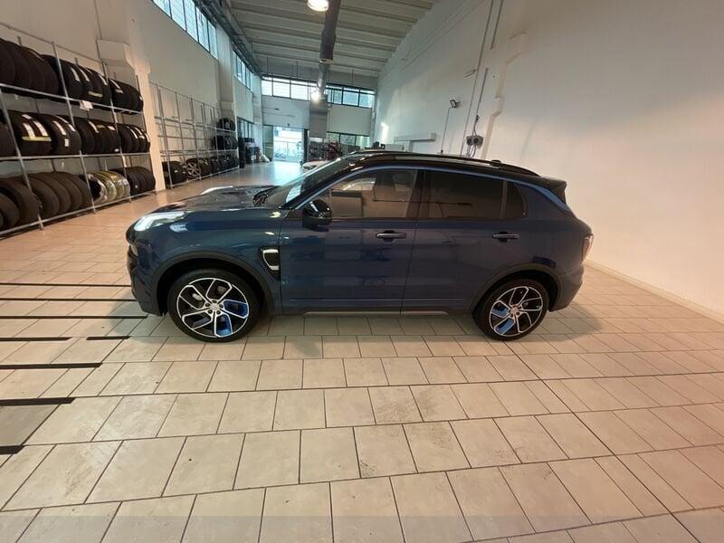 Lynk & Co 01 01 PHEV