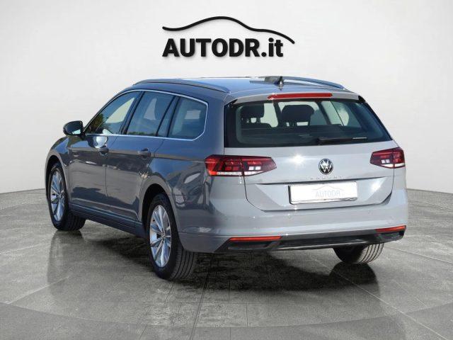 VOLKSWAGEN Passat Variant 2.0 TDI EVO DSG Business Fari LED, Navi, Ambient