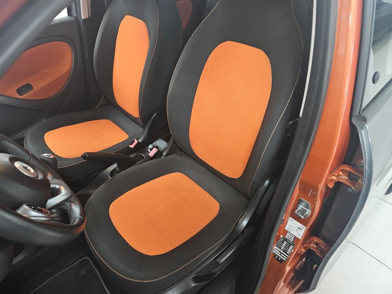 Smart ForFour 70 1.0 SportPassion Edition 1