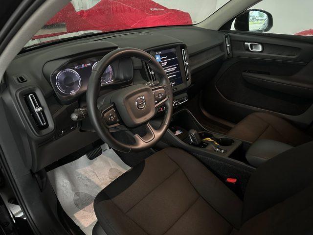 VOLVO XC40 T2 Momentum Core