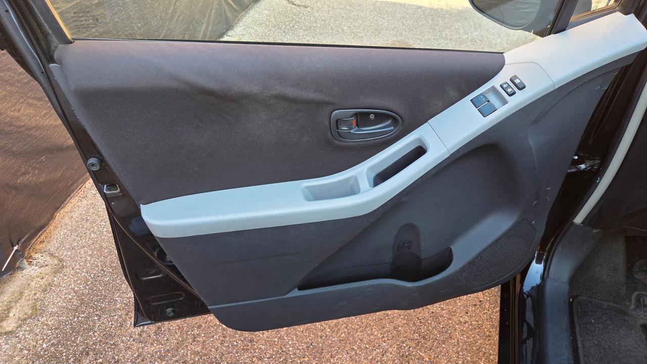 Toyota Yaris 1.0 5 porte Sol unico proprietario km