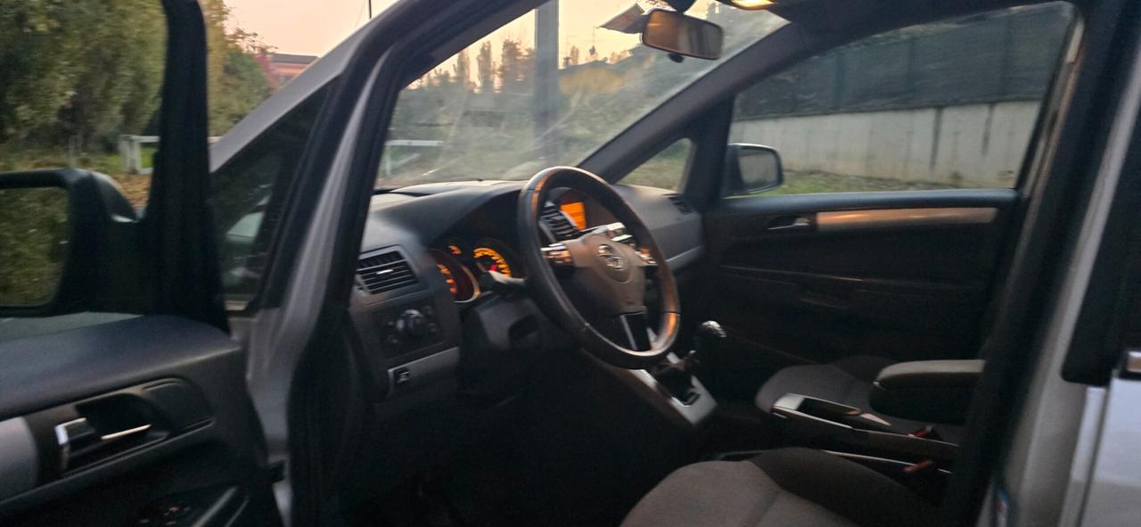 Opel Zafira 1.6 16V VVT One