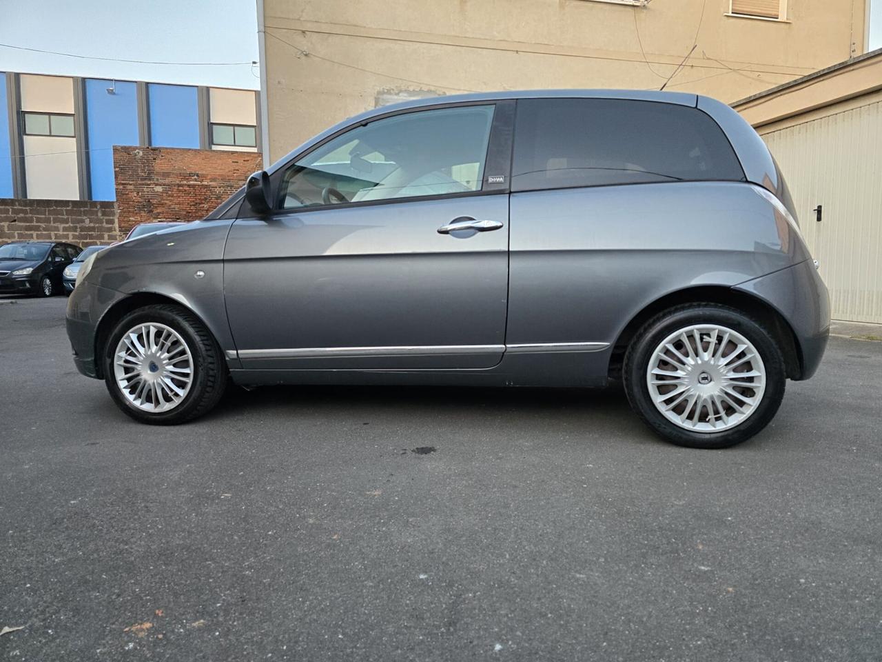 Lancia Ypsilon 1.2 69 CV Diva perfetta unico proprietario 70 mila km possibilita garanzia 12 mesi