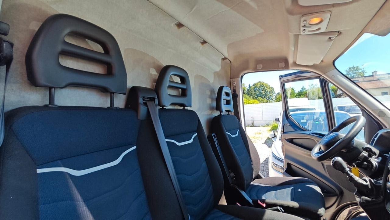 Iveco Daily 35S18HA8V 3.0 HPT PM-TN Furgone Hi-Matic
