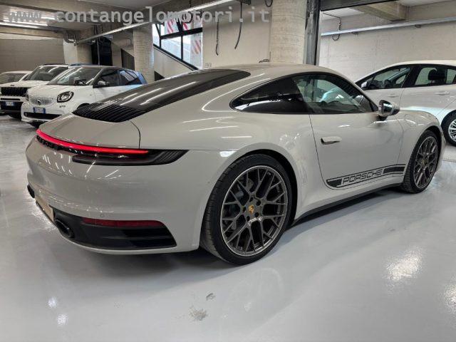 PORSCHE 911 Carrera
