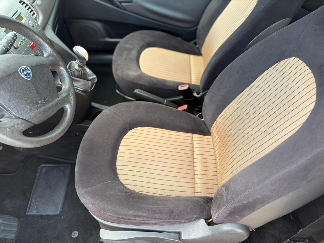 Lancia Ypsilon 1.4 Argento