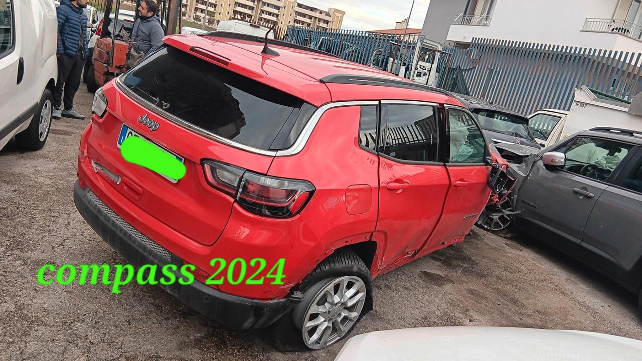 Jeep Compass incidentata sinistrata mondialcars 024