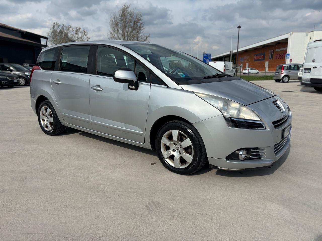 Peugeot 5008 1.6 HDi 112CV Access