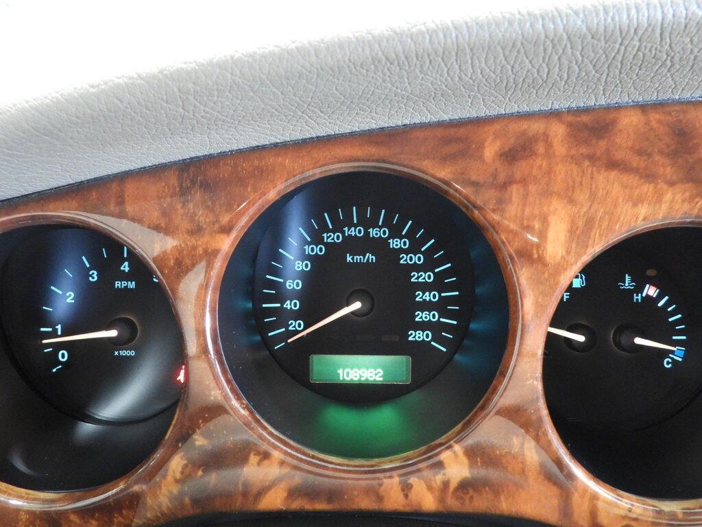 Jaguar XK8 Coupe 4.0