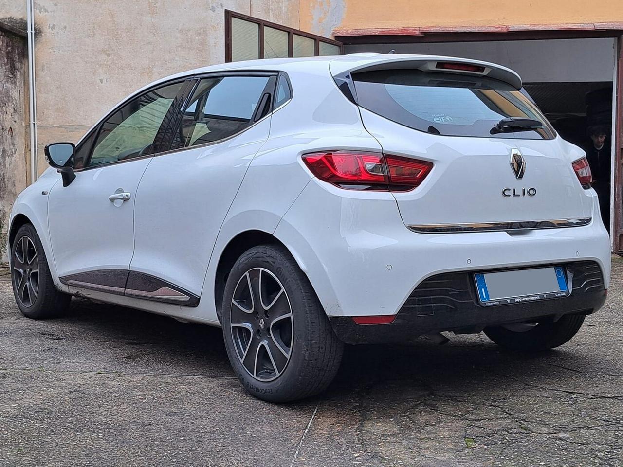 Renault Clio 1.2 75 CV 5 porte Duel