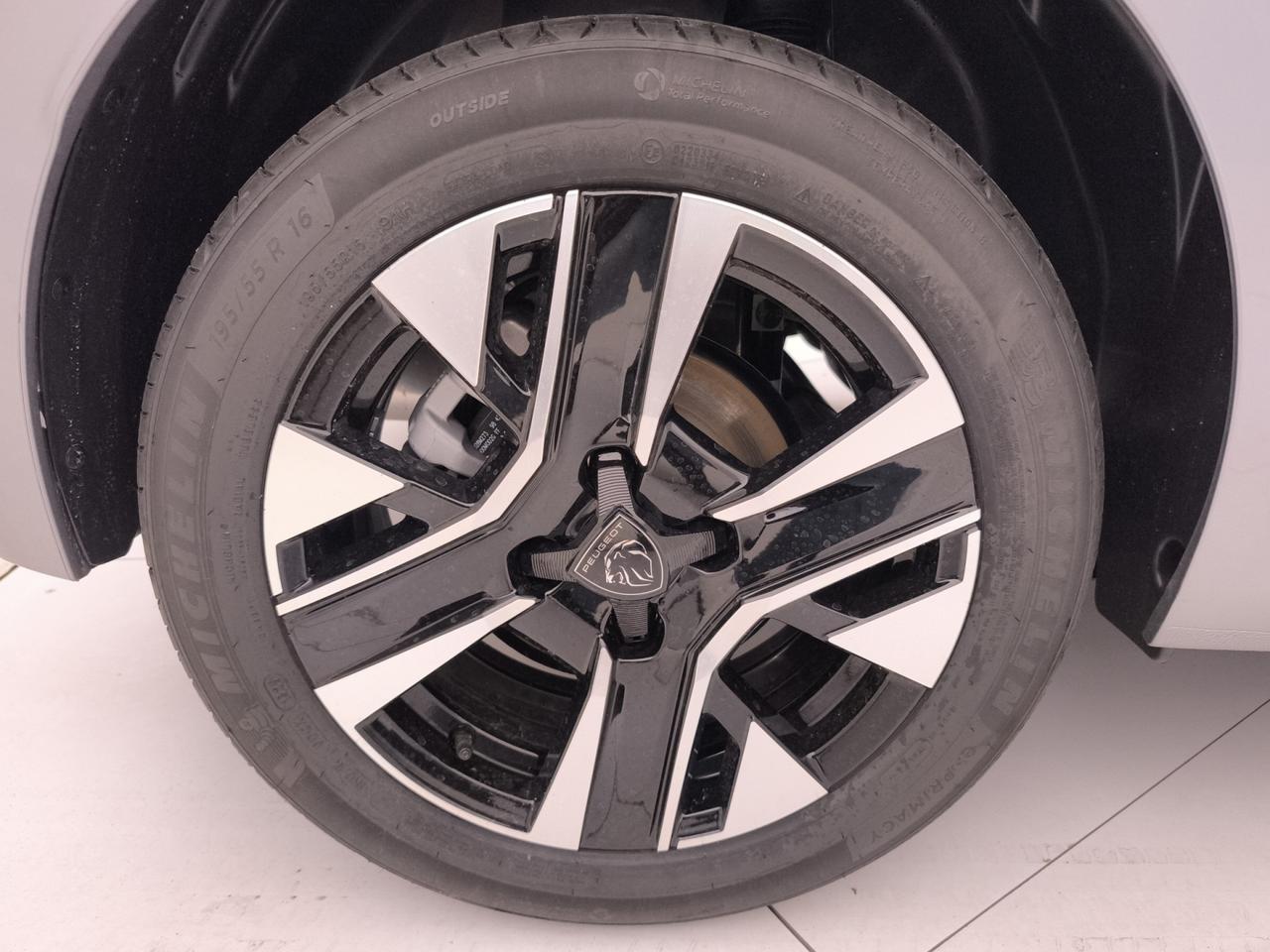 PEUGEOT 208 5P - ALLURE Hybrid 110 E-DCS6