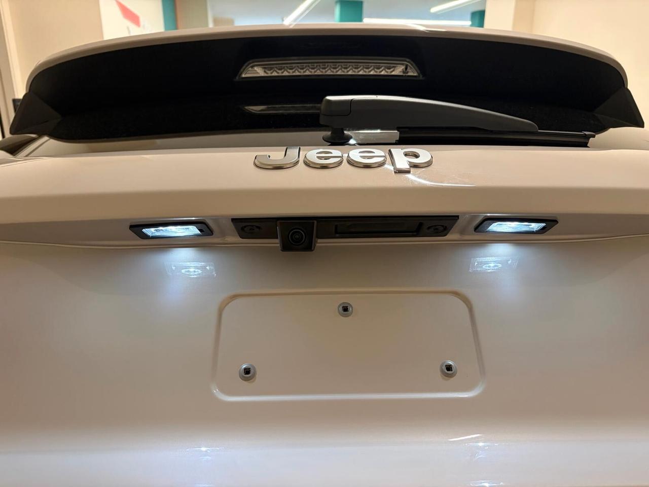 Jeep Avenger 1.2 Turbo 110 CV MHEV Summit