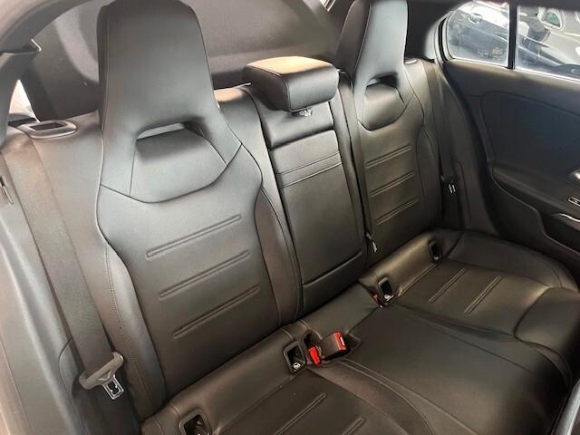 Mercedes-benz A 180 d AUTOMATIC BUSINESS PELLE + PACCHETTO LUCI INTERNO