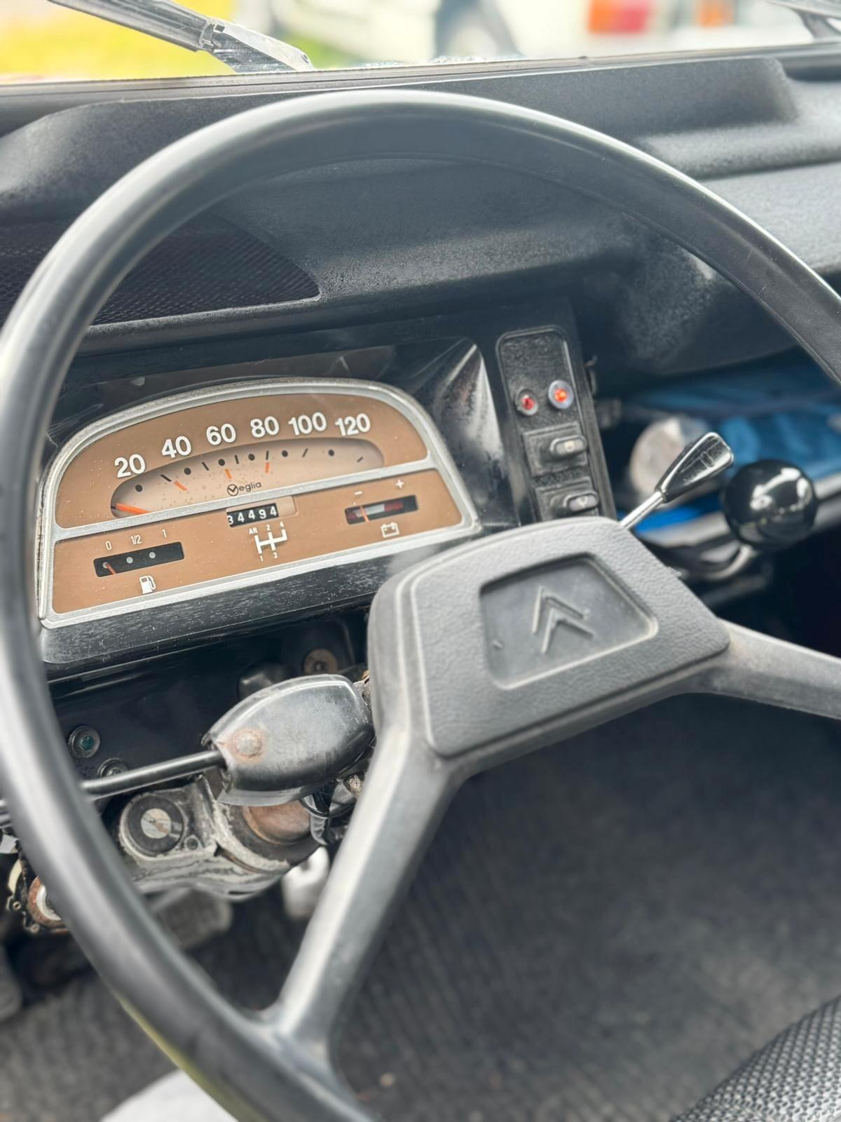 Citroen 2CV6 "Charleston"