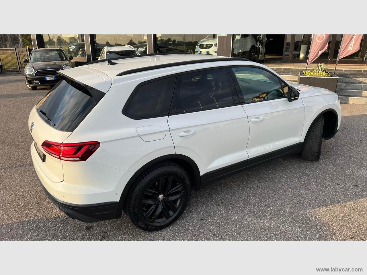 VOLKSWAGEN Touareg 3.0 TDI Black Style I.V.A. ESPOSTA