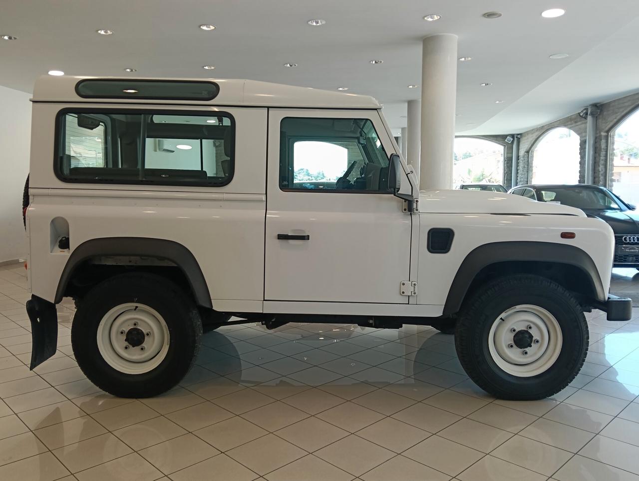 Land Rover Defender 90 2.2 TD4 Station Wagon base N1