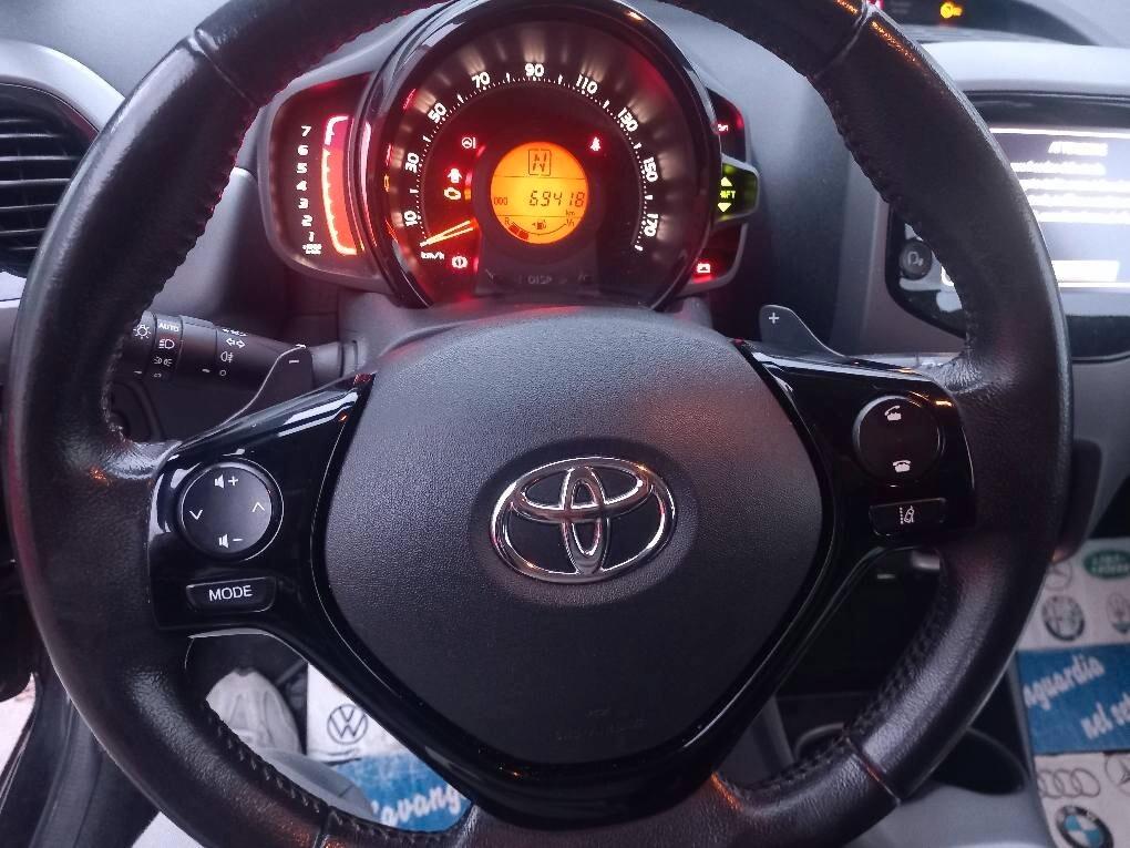 Toyota Aygo 1.0 VVT-i 72 CV 5 porte x-play MMT