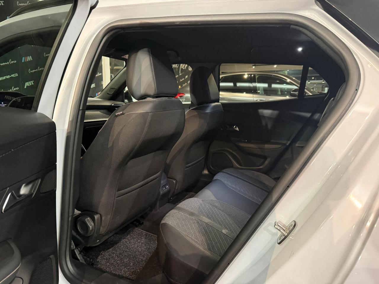 Peugeot 2008 BlueHDi 130 S&S EAT8 Allure