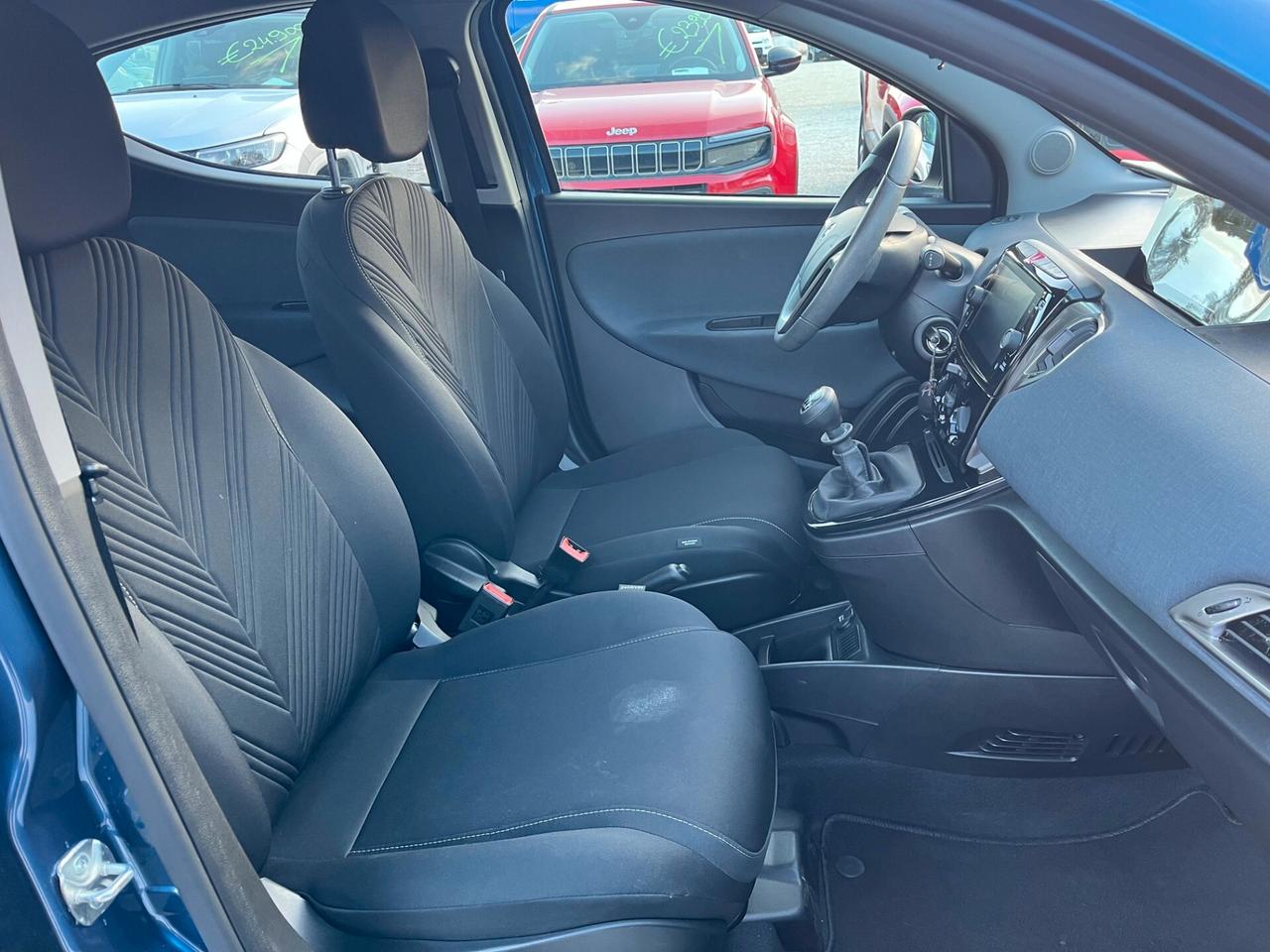 Lancia Ypsilon 1.0 FireFly 5 porte S&S Hybrid Gold