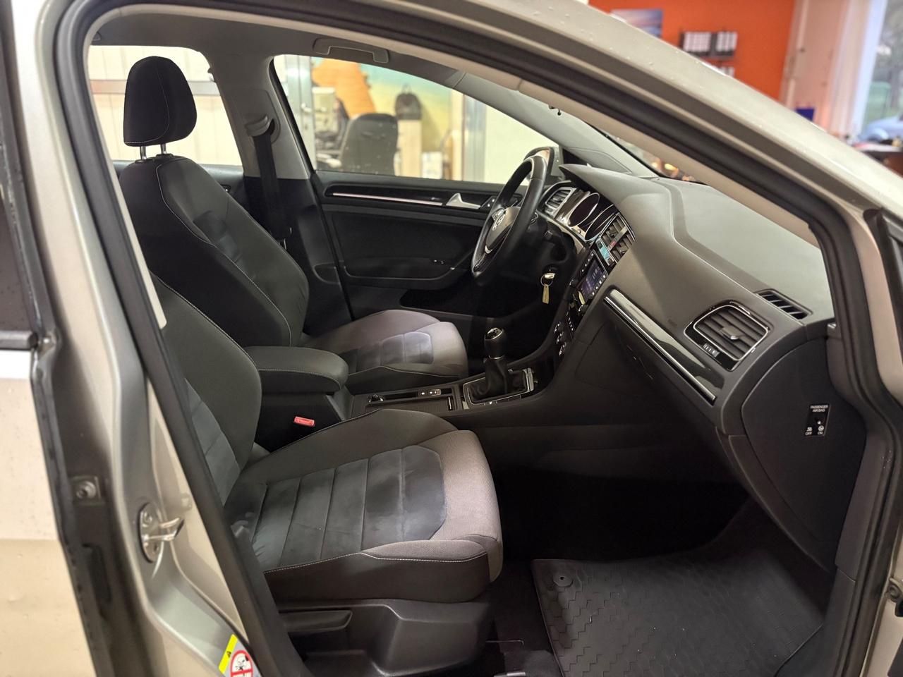 Volkswagen Golf 1.6 TDI 5p. Highline BlueMotion Technology