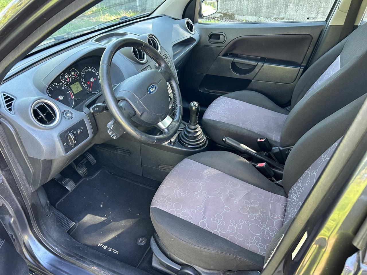 Ford Fiesta 1.2 16V 5p. Ghia