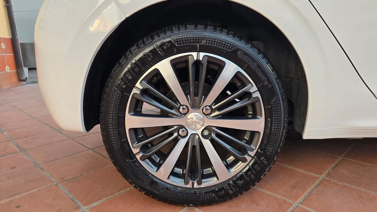 Peugeot 208 BlueHDi 75 5 porte Allure