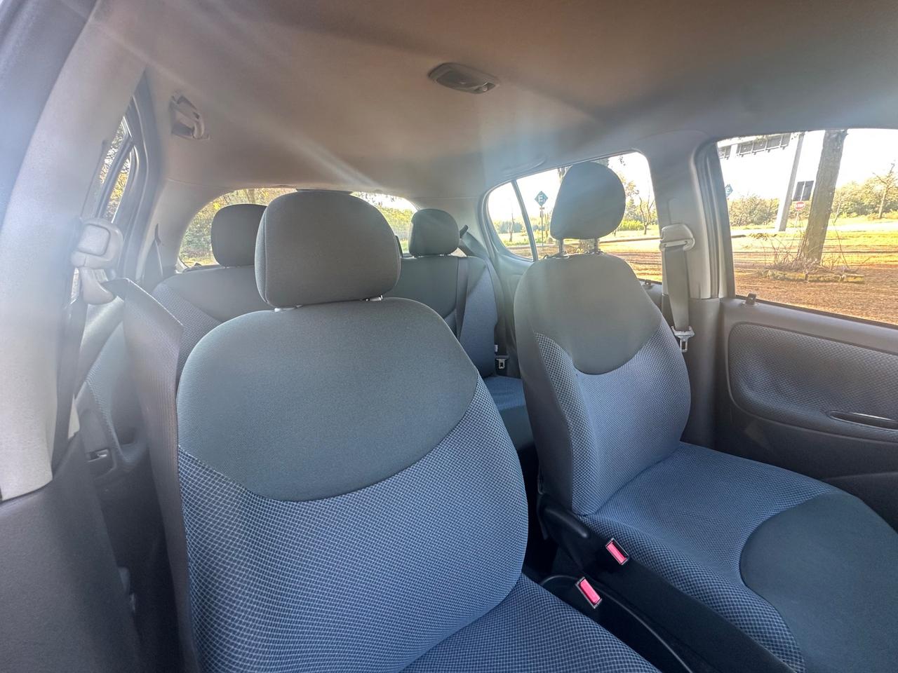 Toyota Yaris 1.0 5 porte