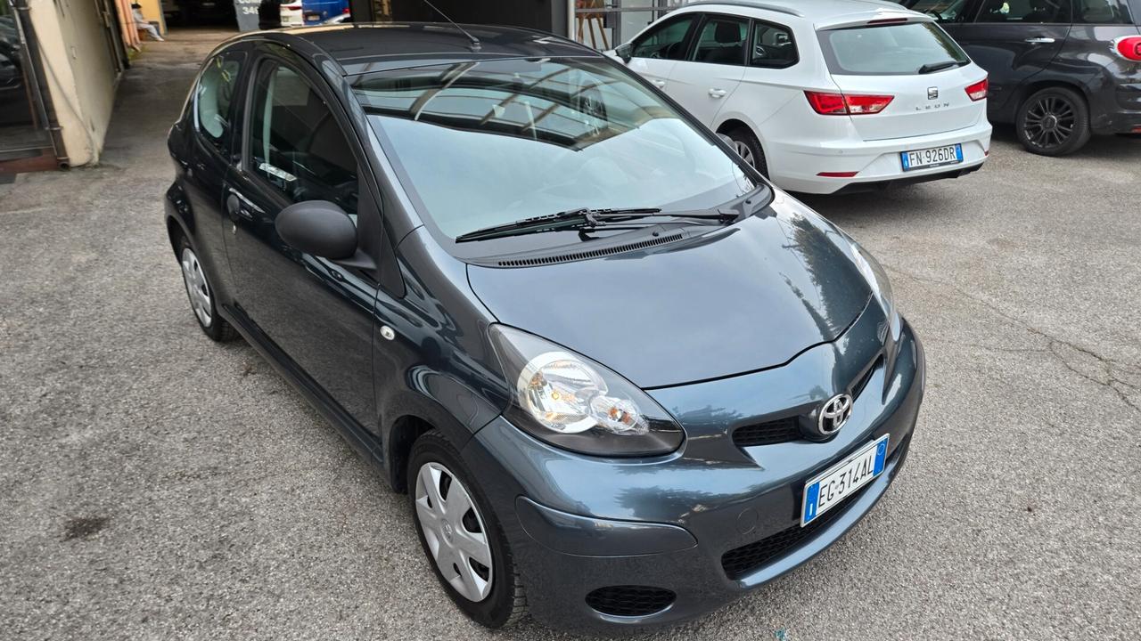 Toyota Aygo 1.0 12V VVT-i 3 porte Now Connect