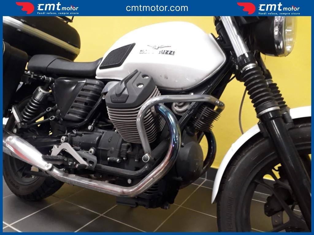 Moto Guzzi V7 - 2012