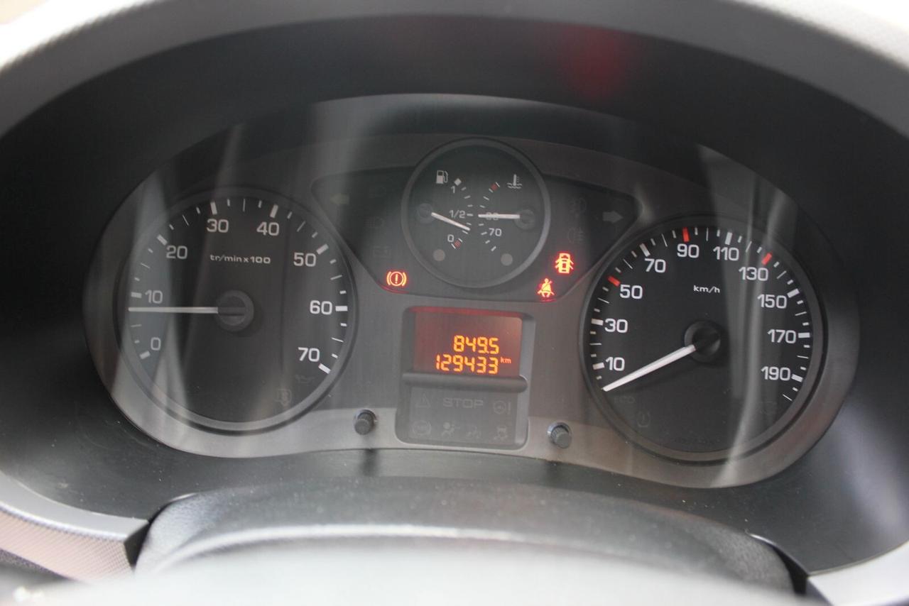 Peugeot Partner L1 BlueHDi 100CV Allestimento trasporto animali da caccia