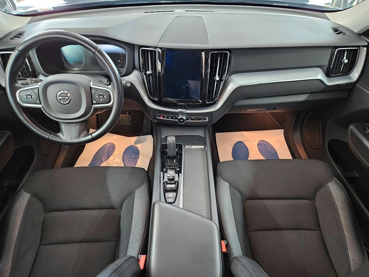 Volvo XC60 2.0 b4 Momentum awd auto my20 - IVA ESPOSTA