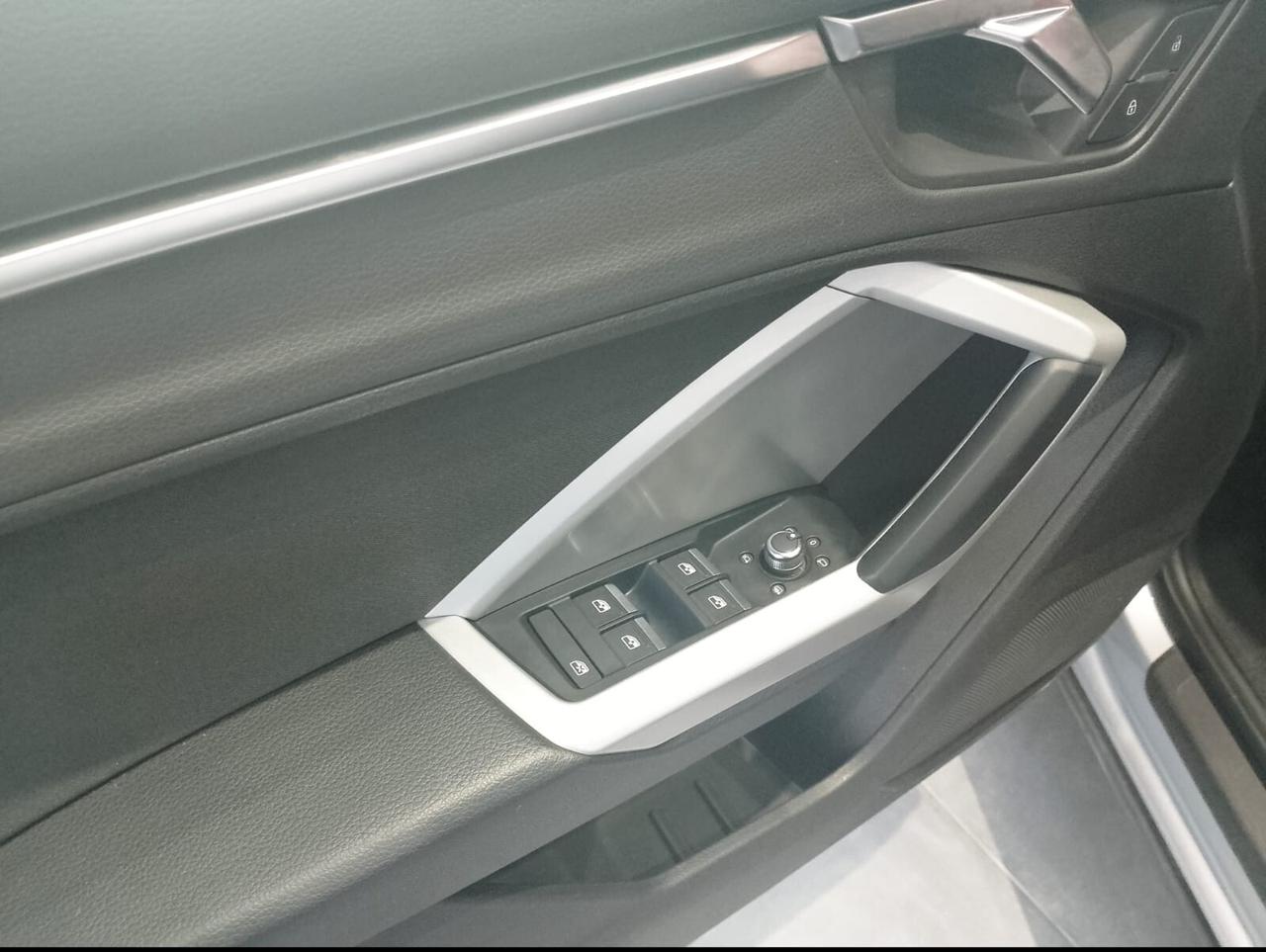 Audi Q3 35 TDI S tronic Business