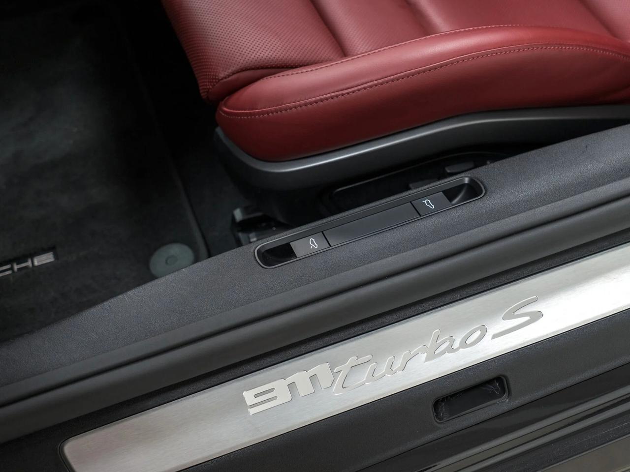 Porsche 911 Carrera Turbo s Cabriolet NOLEGGIO LUNGO TERMINE - LEASING FULL INCLUSIVE