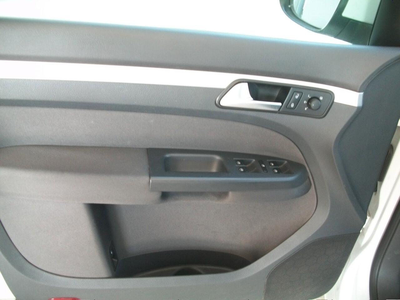 Volkswagen Touran 1.6 TDI Comfortline si nuovi patentati cc 1598 km 171240 garanzia un anno